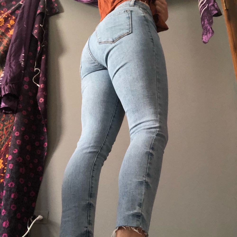 High rise, light wash cutoff jeans